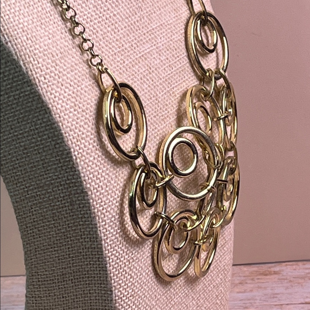 Circle Gold Linked Statement Necklace - image 5